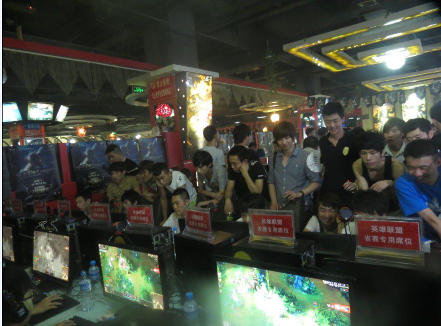 Leyan队在训练赛中输给了Baolan队！ Zoom ：Leyan处于劣势并且不说话。职业比赛时也是这样吗？