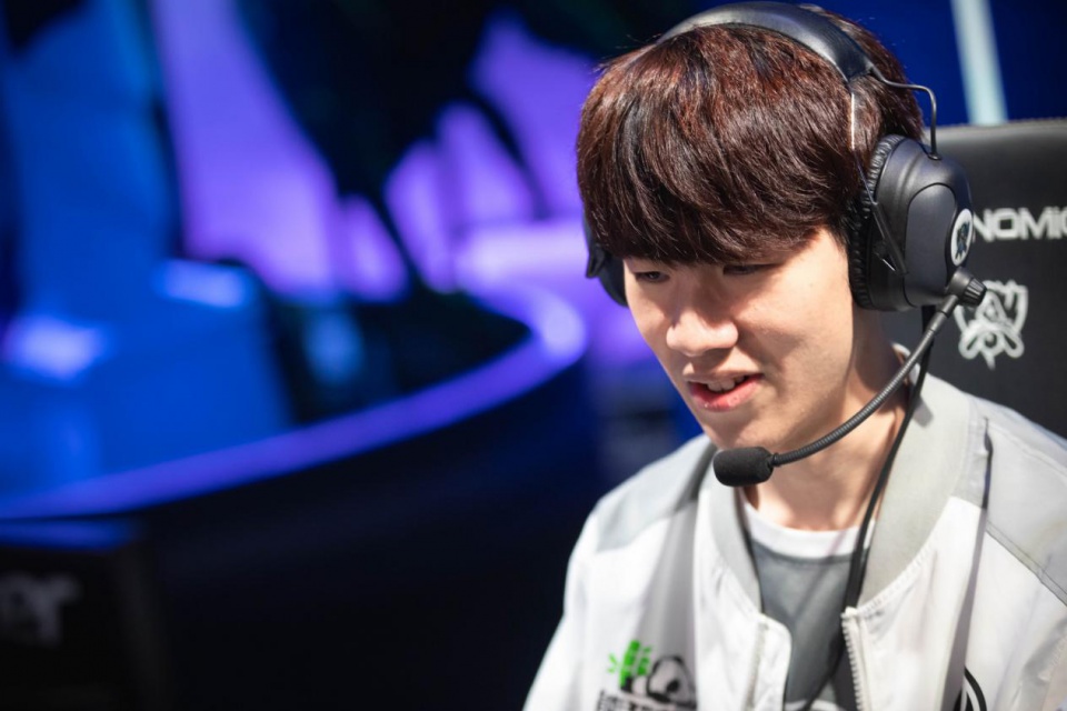 LPL前打野爆料黑幕：演1天可赚5位数，Uzi被演麻了